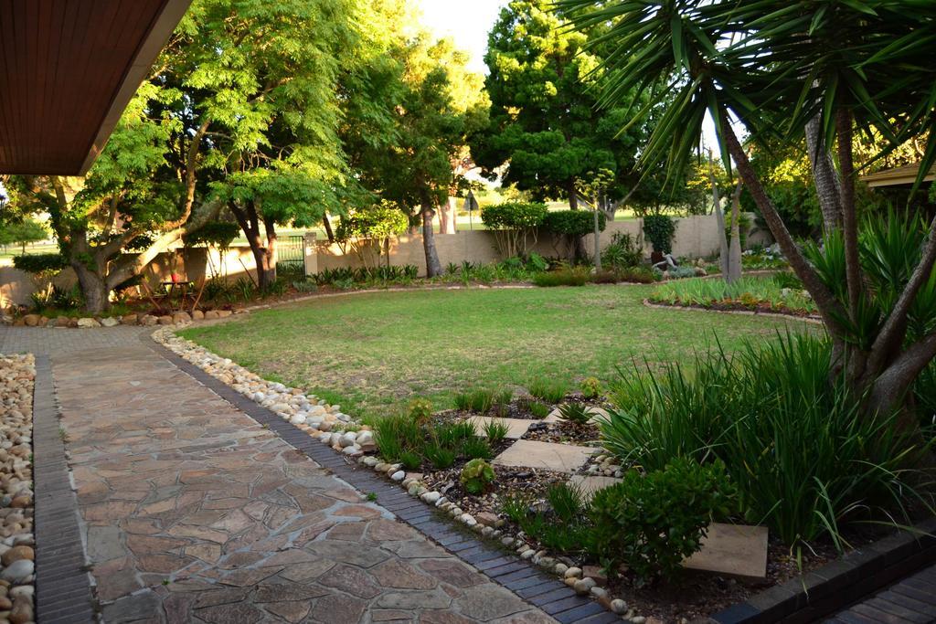 King'S Highway Guest House Somerset West Exterior foto